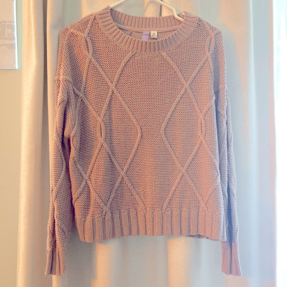 Size M Alya chunky knit sweater in Dusty Rose!